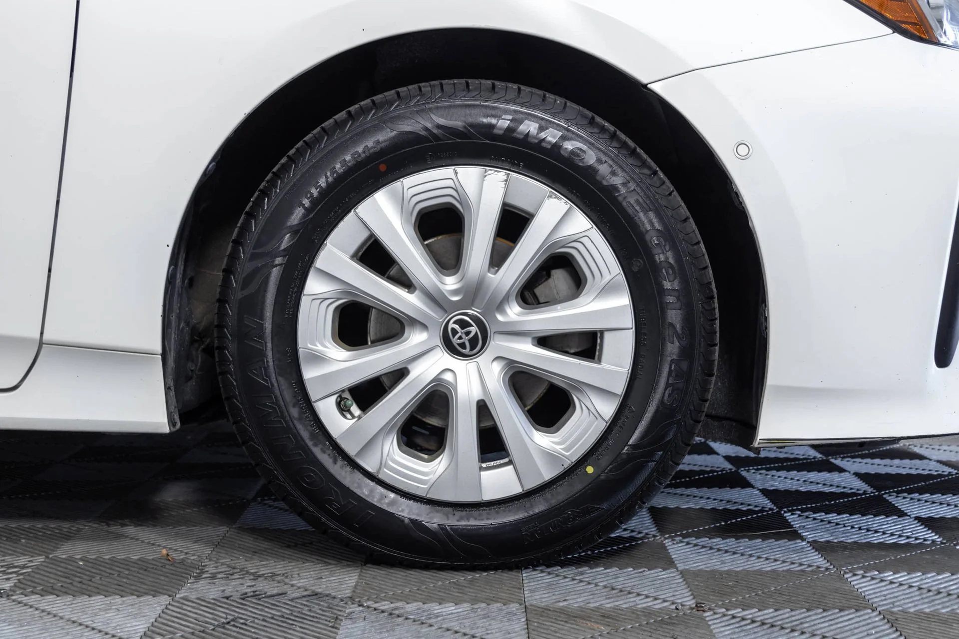 Used 2021  Toyota L Eco image 41