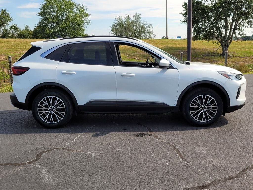 Used 2024 White Ford Base image 14