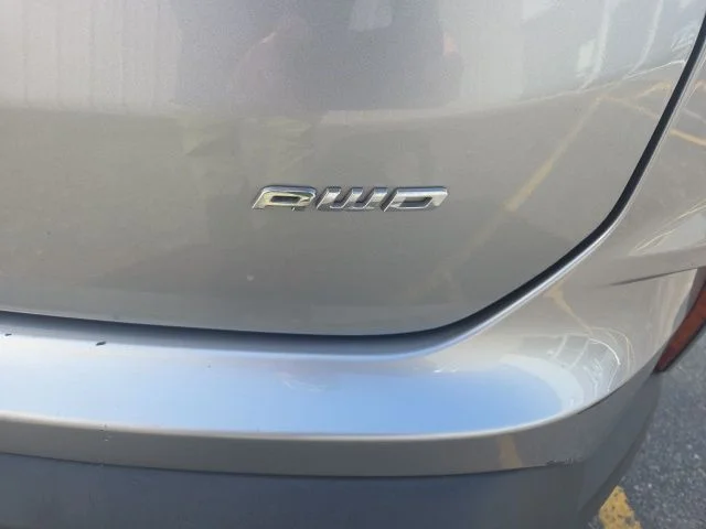 Used 2023 Silver Metallic Ford SE image 31