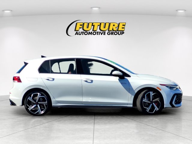 Used 2026  Volkswagen SE image 3