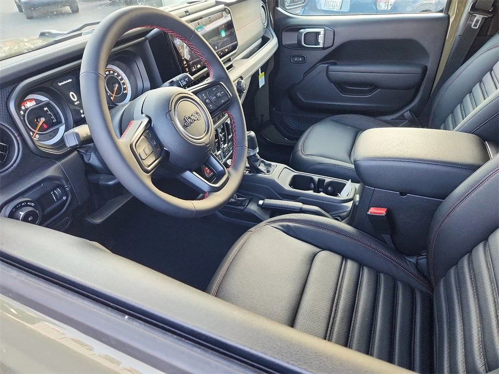 2025 Jeep Wrangler 4-Door Rubicon - Photo 3
