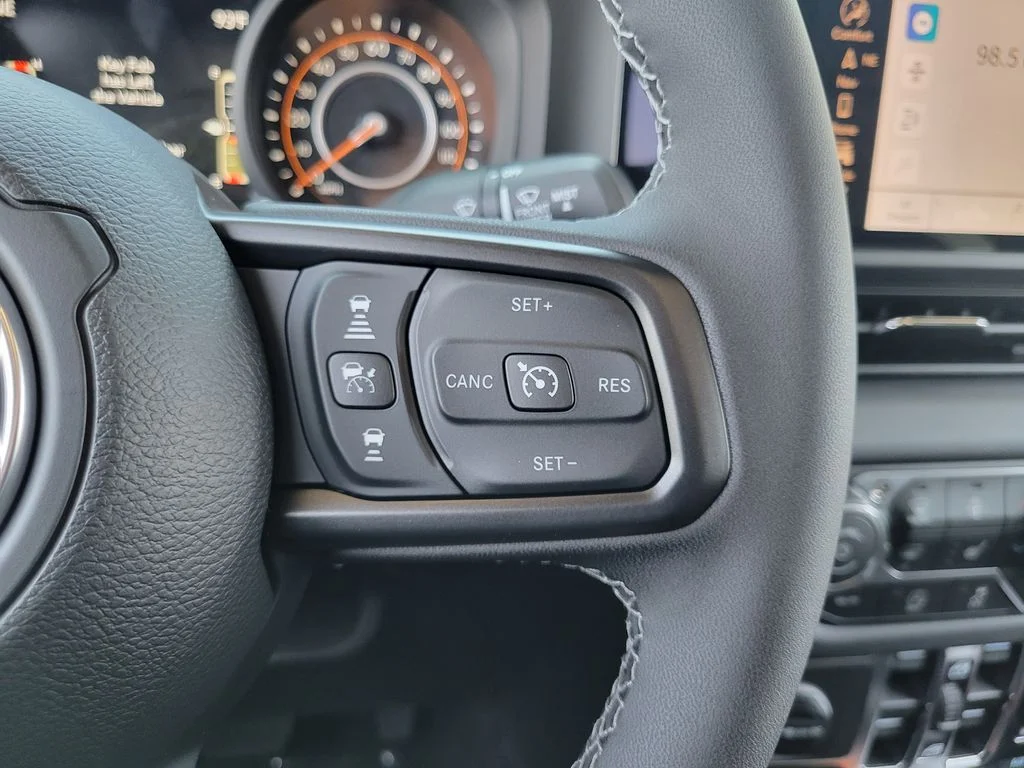 2026 Jeep Gladiator photo 5