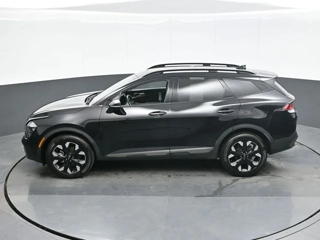 Used 2023 Black Kia X-Line image 12