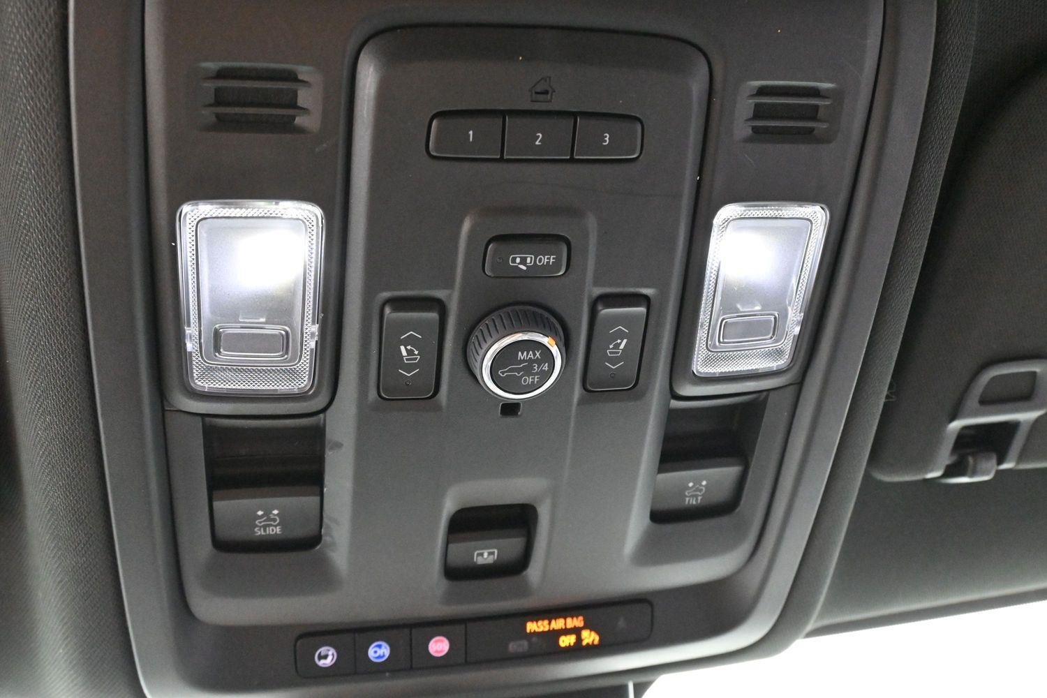 Used 2023 Black Chevrolet Z71 image 29