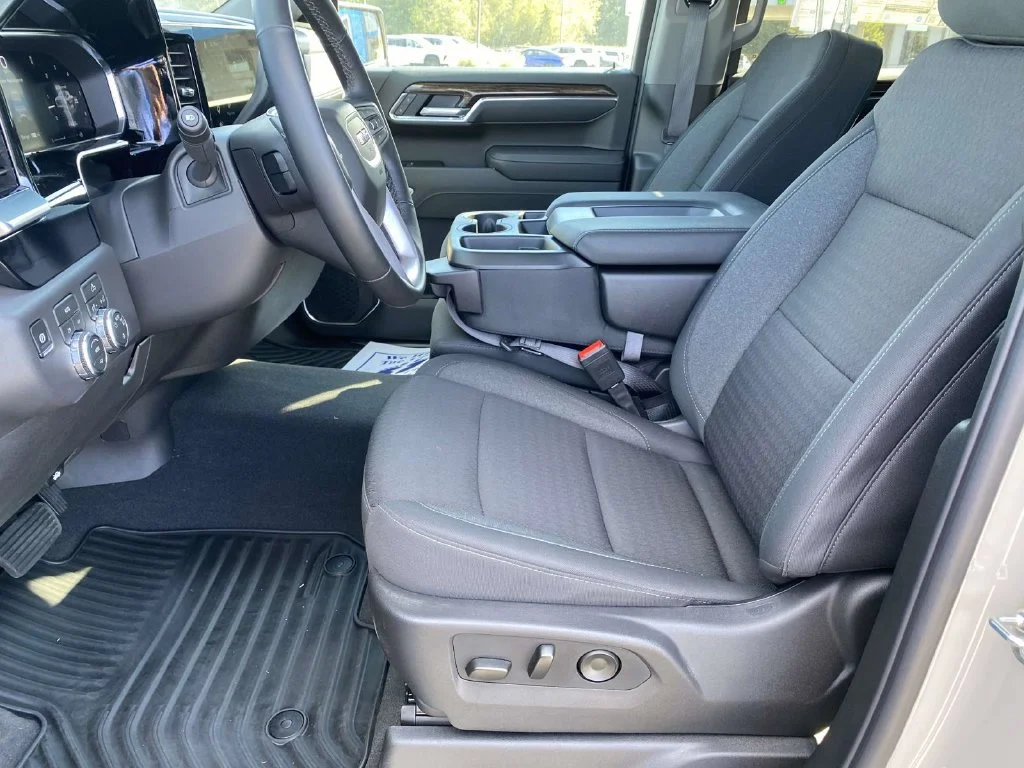 2026 GMC Sierra 1500 SLE - Photo 17