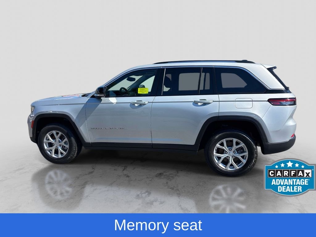Used 2024 Silver Jeep Limited image 3