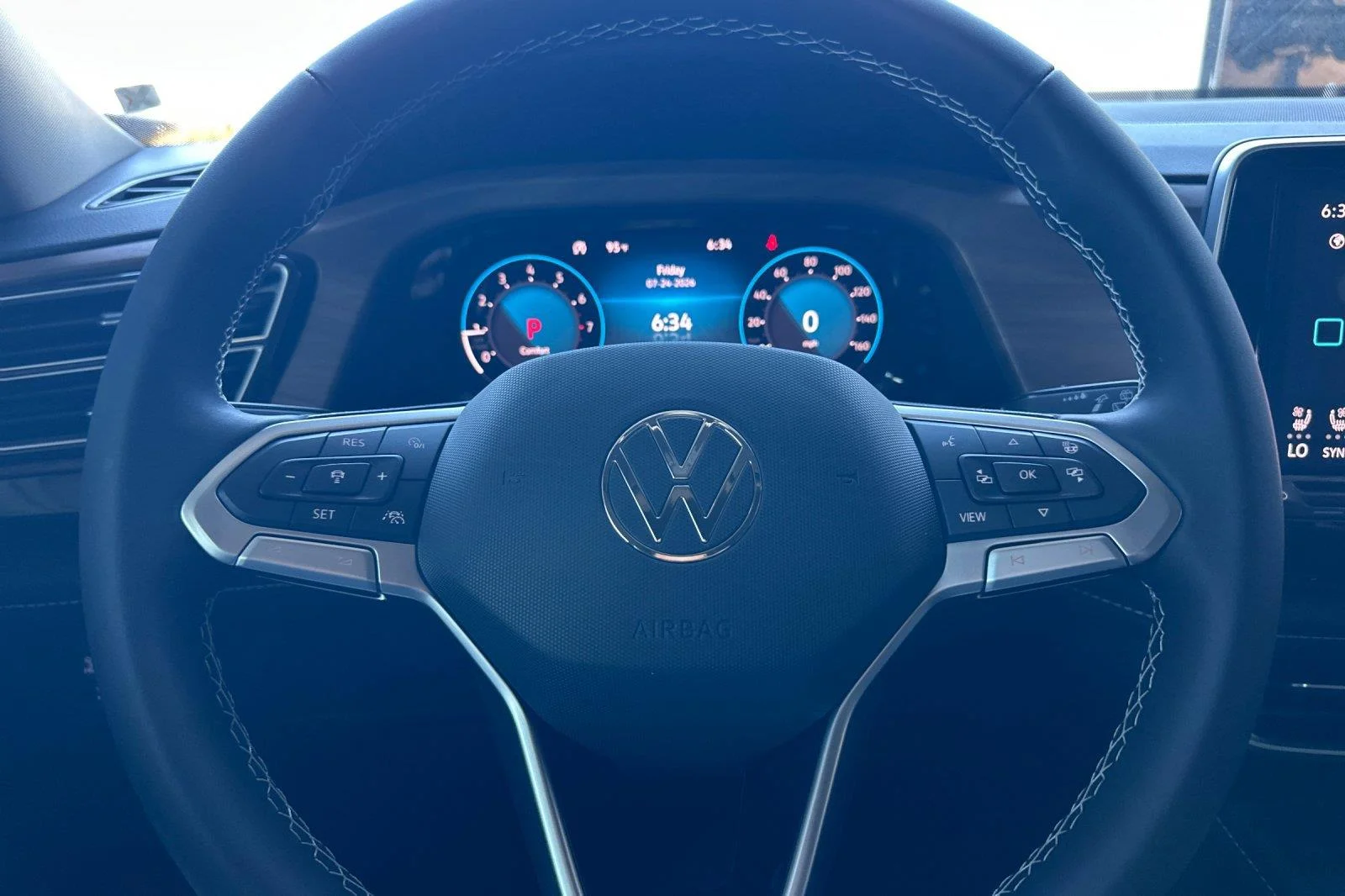 New 2026 Mountain Lake Blue Metallic Volkswagen 2.0T SE image 24