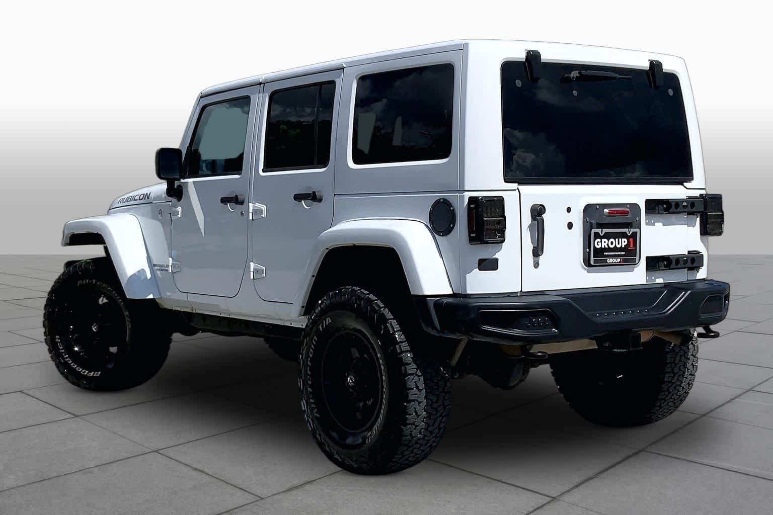 Used 2014 Bright White Clearcoat Jeep Rubicon X image 12
