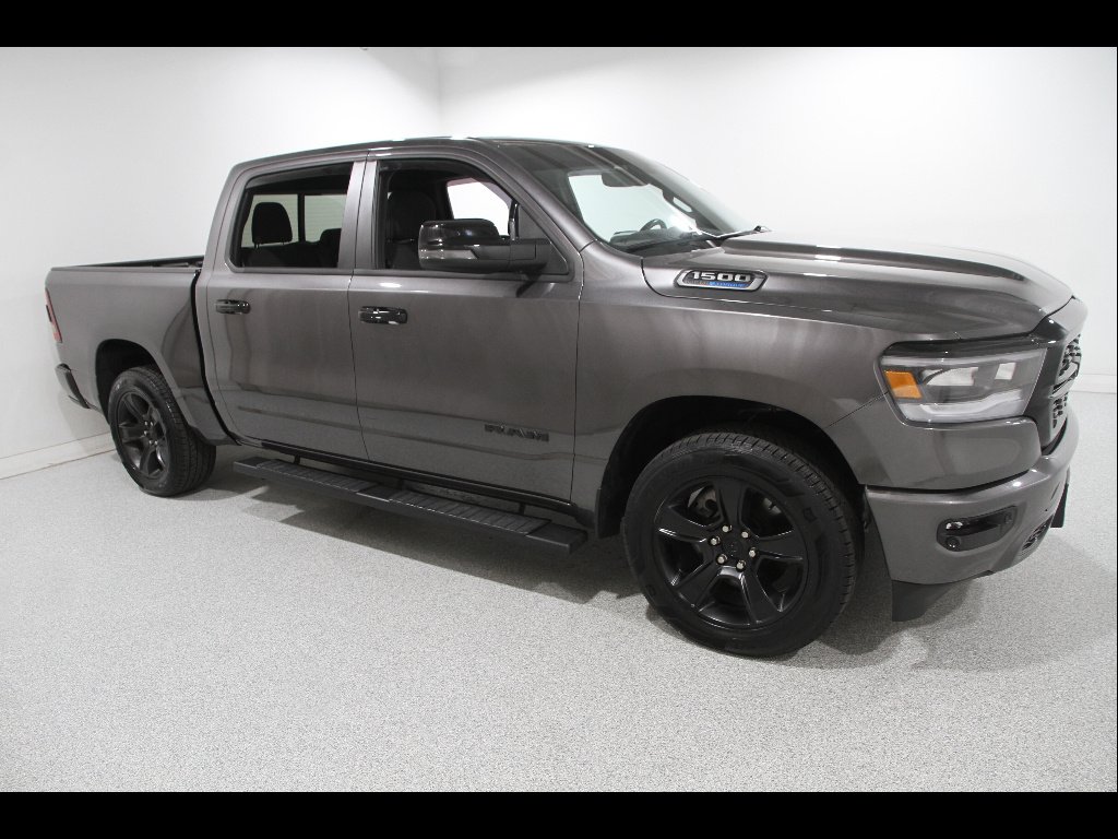 2023 RAM 1500 Big Horn/Lone Star 4x4 Crew Cab 5'7's photo