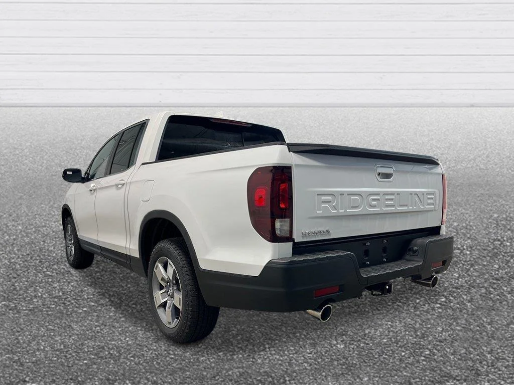 New 2026 Platinum White Pearl Honda RTL image 3