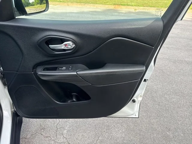Used 2016 White Jeep Limited image 8