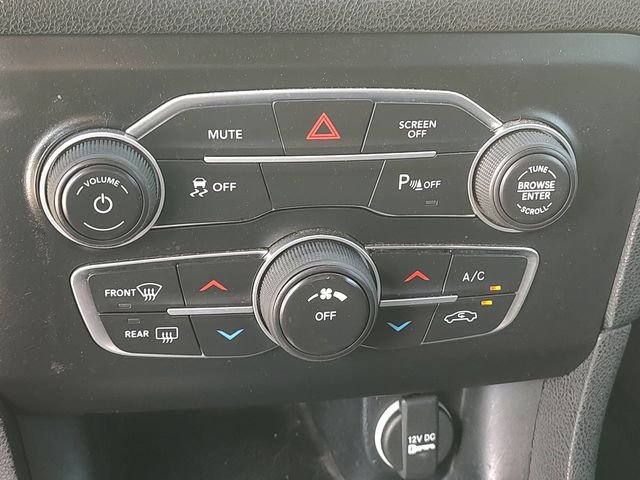 Used 2023 Green Dodge SXT image 16