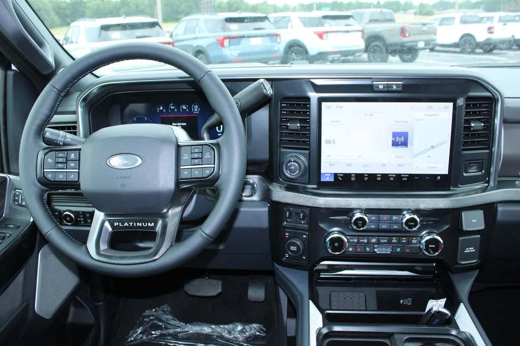 New 2026 Star White Metallic Tri-Coat Ford F-250® Platinum® image 29