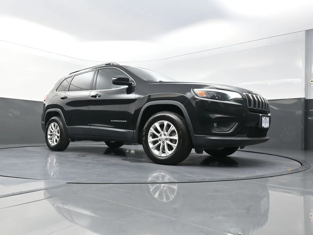 Used 2019 Black Jeep Latitude image 21
