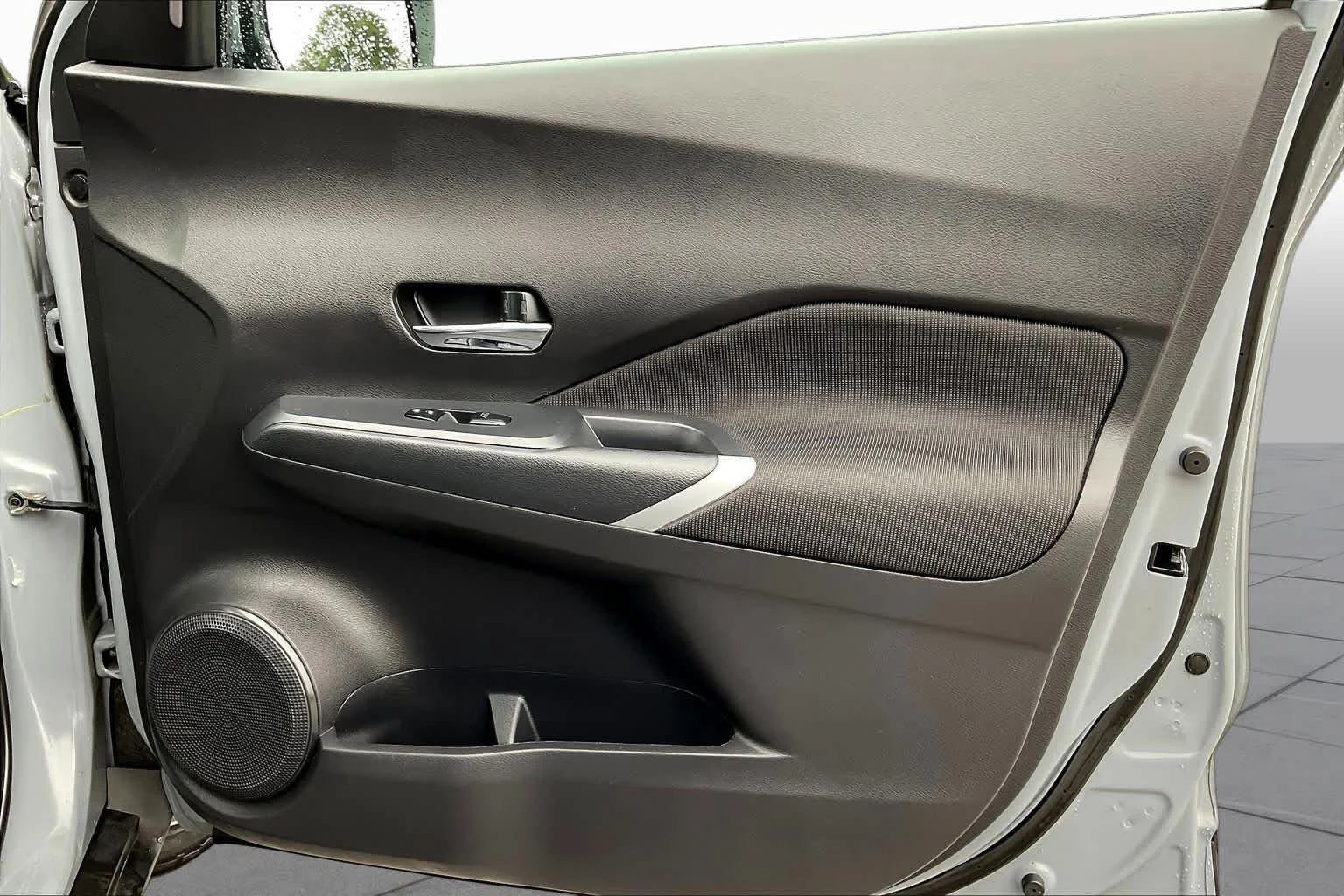 Used 2024 Boulder Gray Pearl Nissan SV image 22