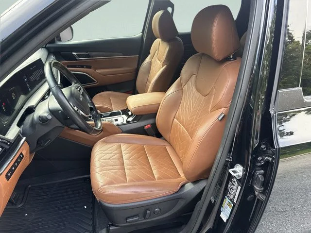 Used 2025 Black Kia EX X-Line image 25