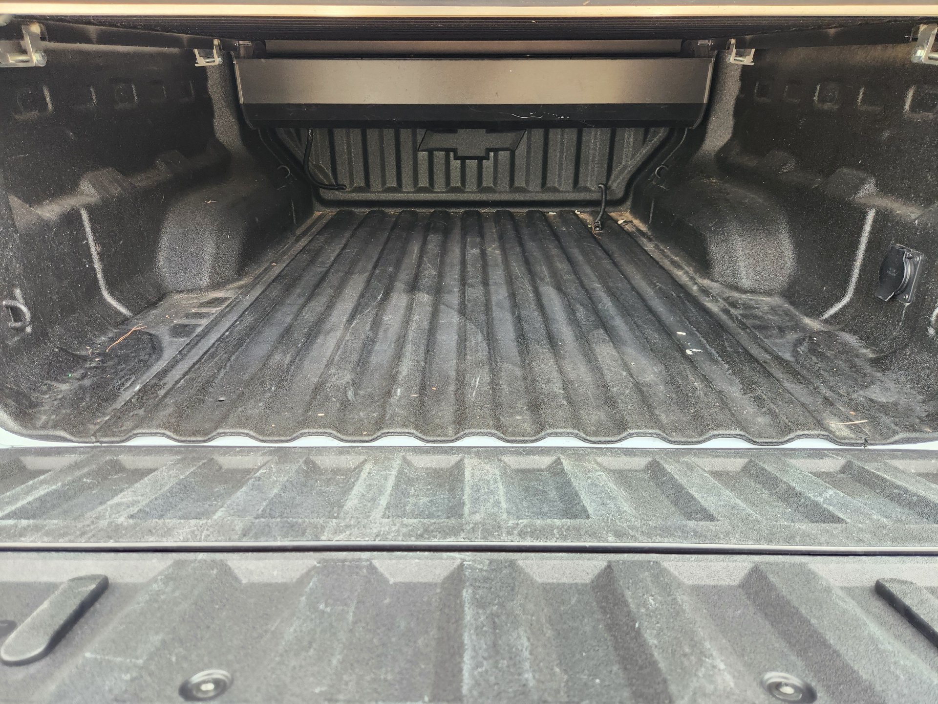 Used 2025 Summit White Chevrolet ZR2 image 33