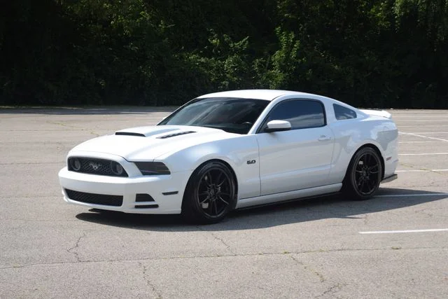 Used 2014 White Ford GT image 17