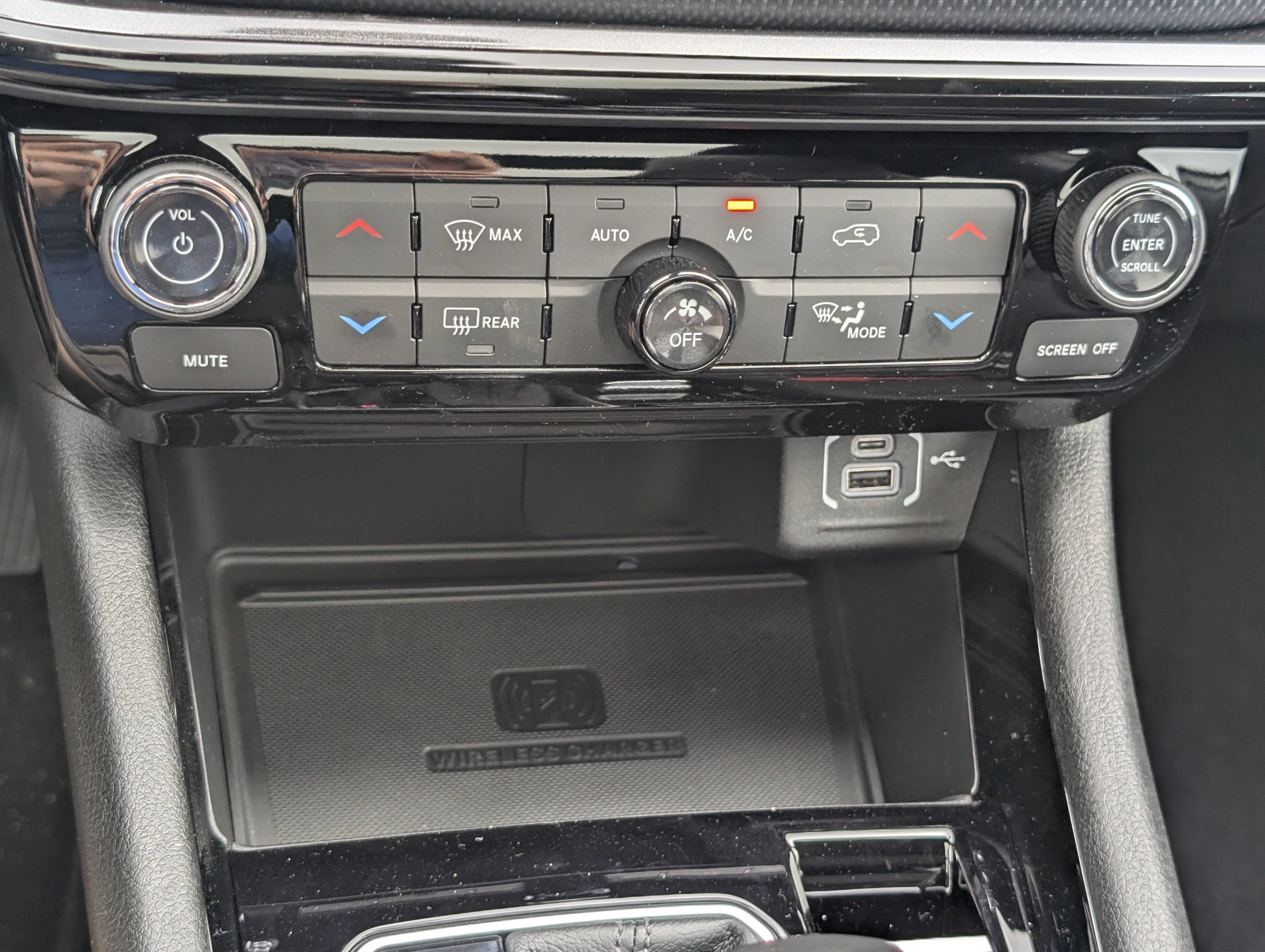 New 2026 Bright White Jeep North image 32