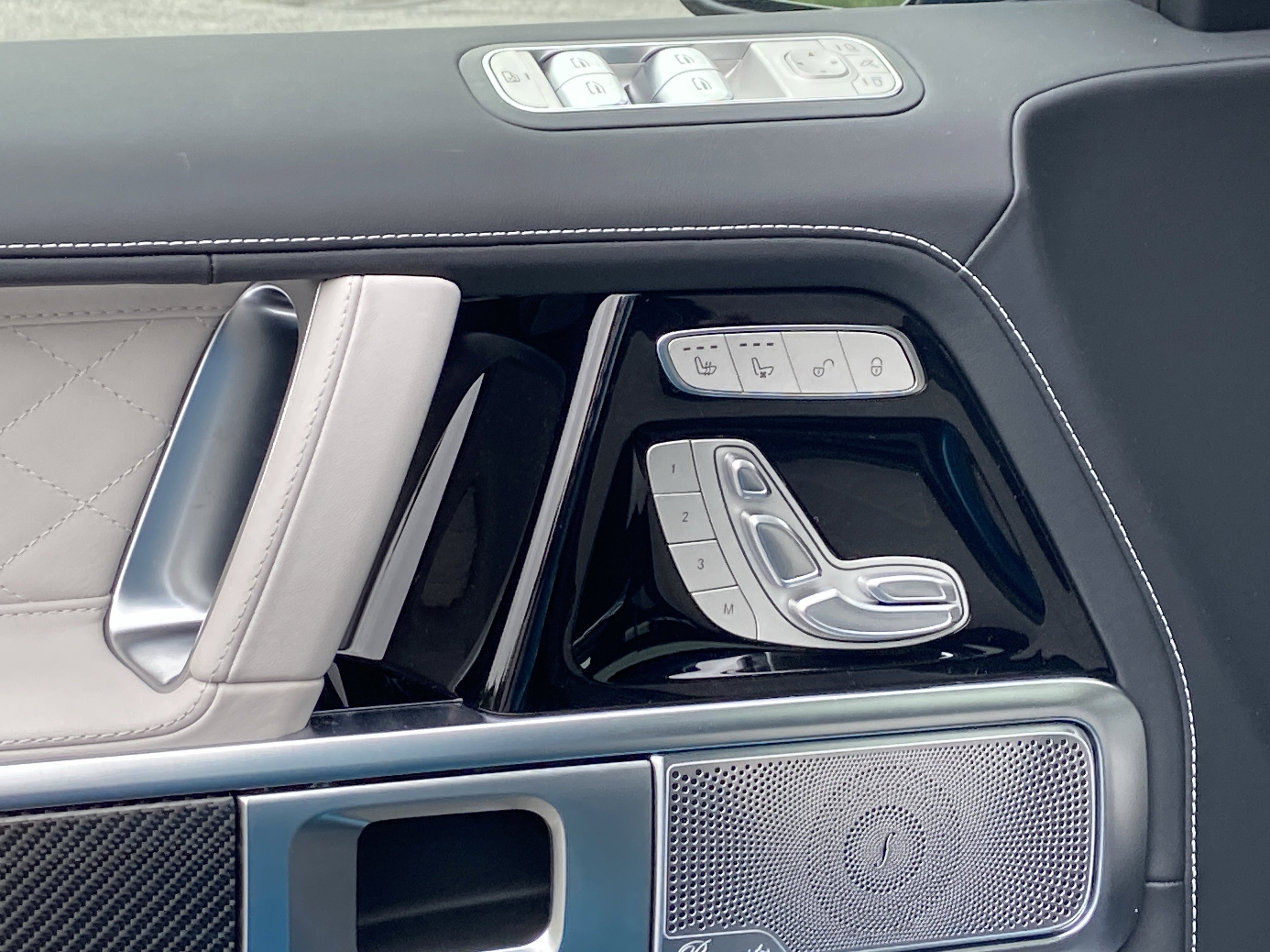 New 2026 MANUFAKTUR hyper blue magno Mercedes-Benz AMG® G 63 SUV image 16