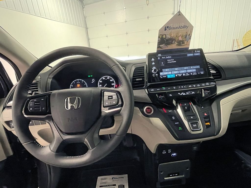 Used 2026 Gray Honda EX-L  - Wheelchair Accessible image 41