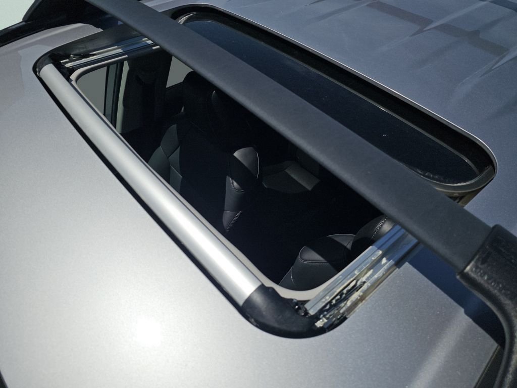 Used 2022 Silver Sky Metallic Toyota XLE Premium image 8