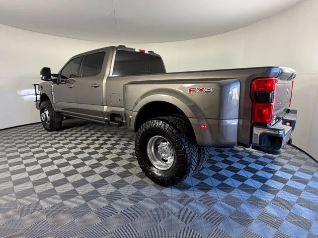 Used 2023 Gray Ford LARIAT image 5