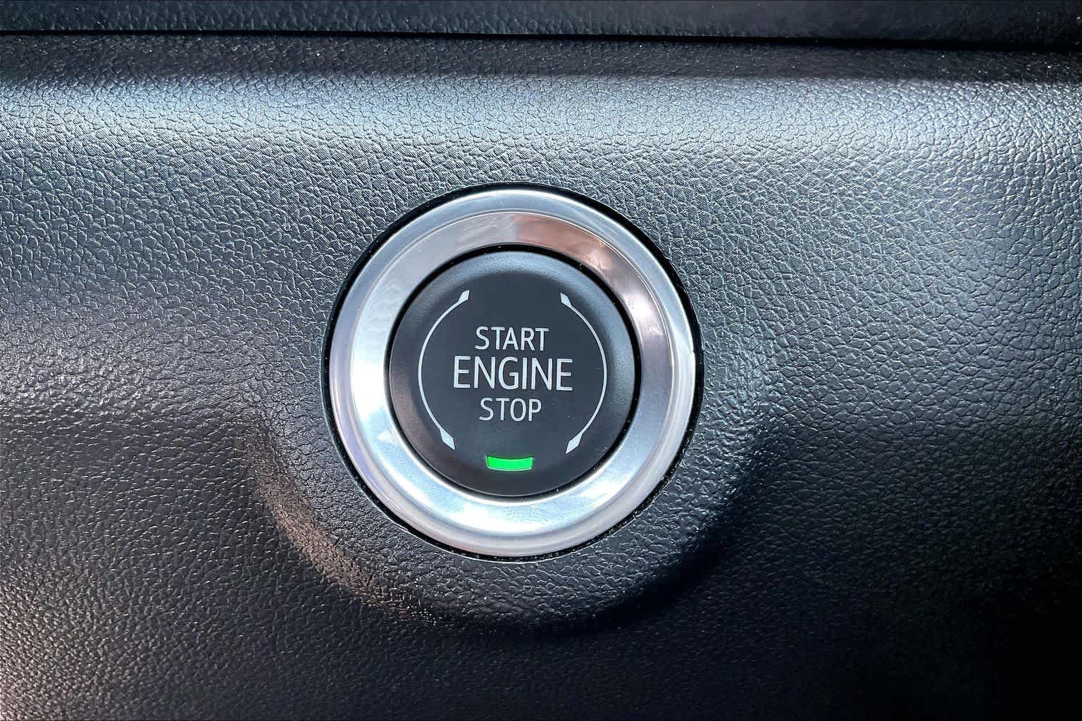 Used 2026 Ebony Twilight Metallic GMC FWD Elevation image 32