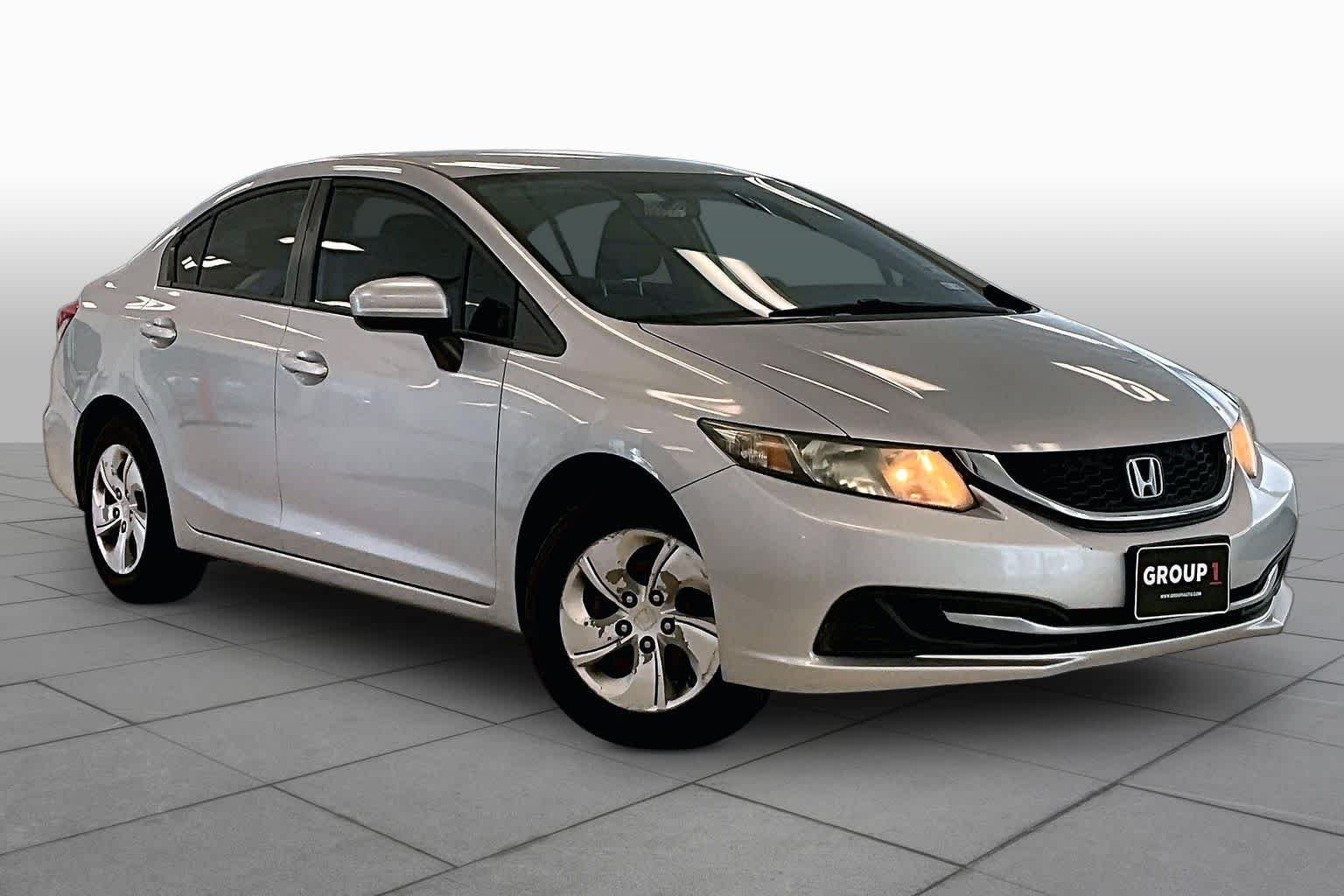 Used 2014 Alabaster Silver Metallic Honda LX image 2