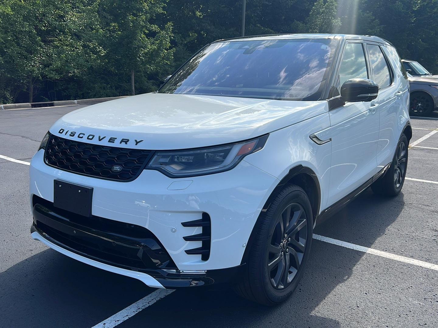 Used 2022 Fuji White Land Rover S R-Dynamic image 1
