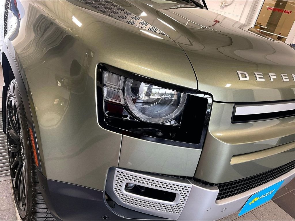 Used 2020 Green Land Rover SE image 33