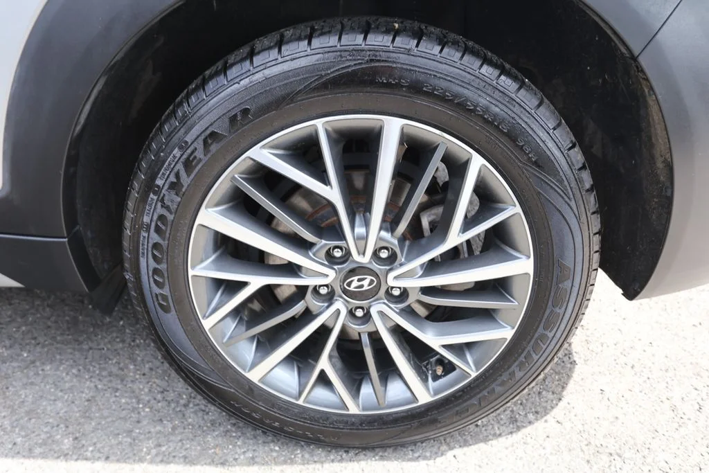 Used 2020 Silver Hyundai Limited image 38
