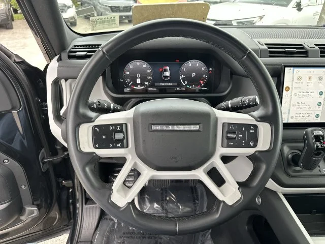 2025 Land Rover Defender S - Photo 14