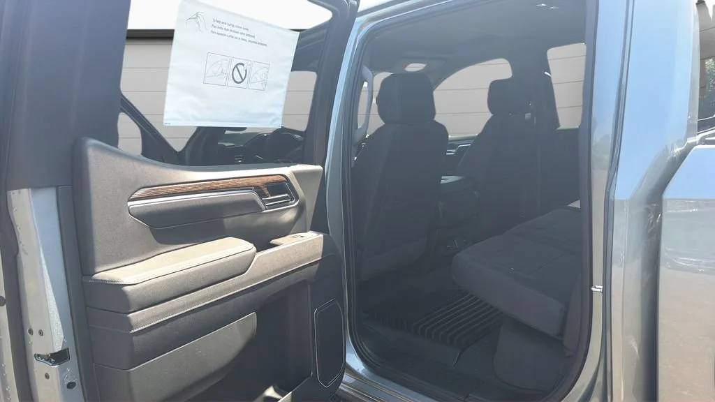 New 2026 Sterling Metallic GMC Elevation image 13