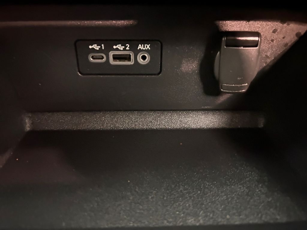 Used 2019 Black Nissan 2.5 SV image 30