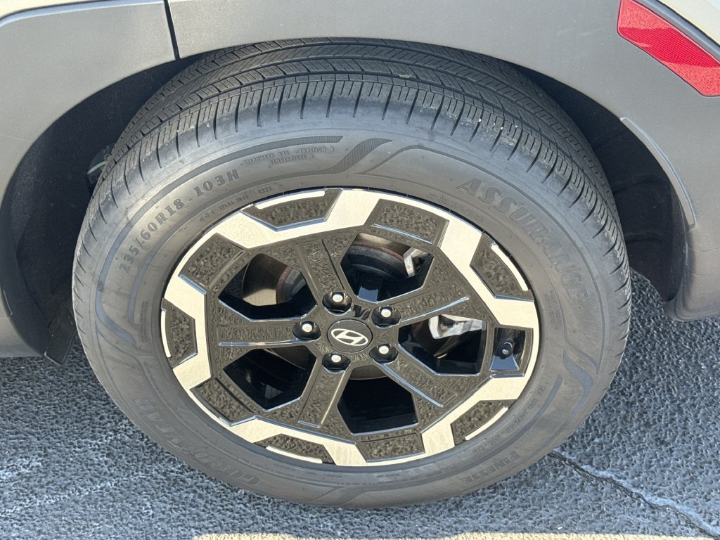 Used 2024 Silver Hyundai SEL image 19