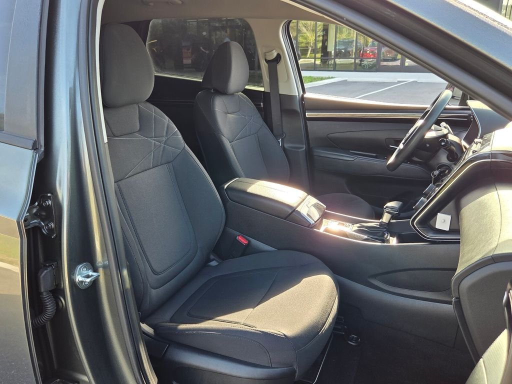 Used 2023 Gray Hyundai SE image 17