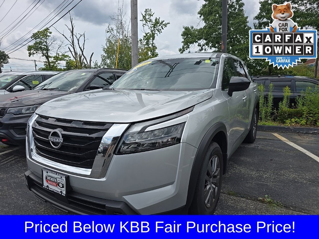 Used 2025 Silver Nissan S image 4
