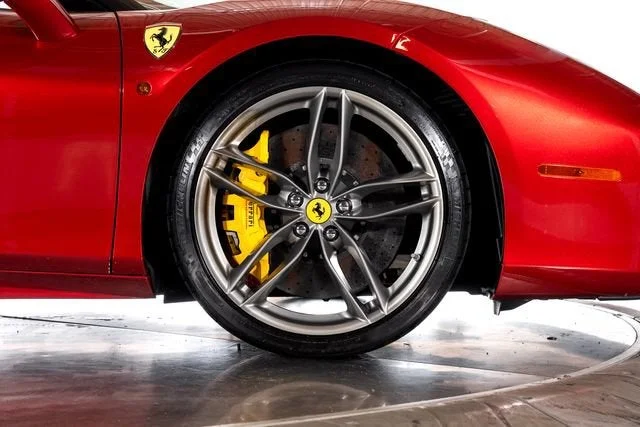 Certified Used 2018 Rosso Fiorano Ferrari  image 21