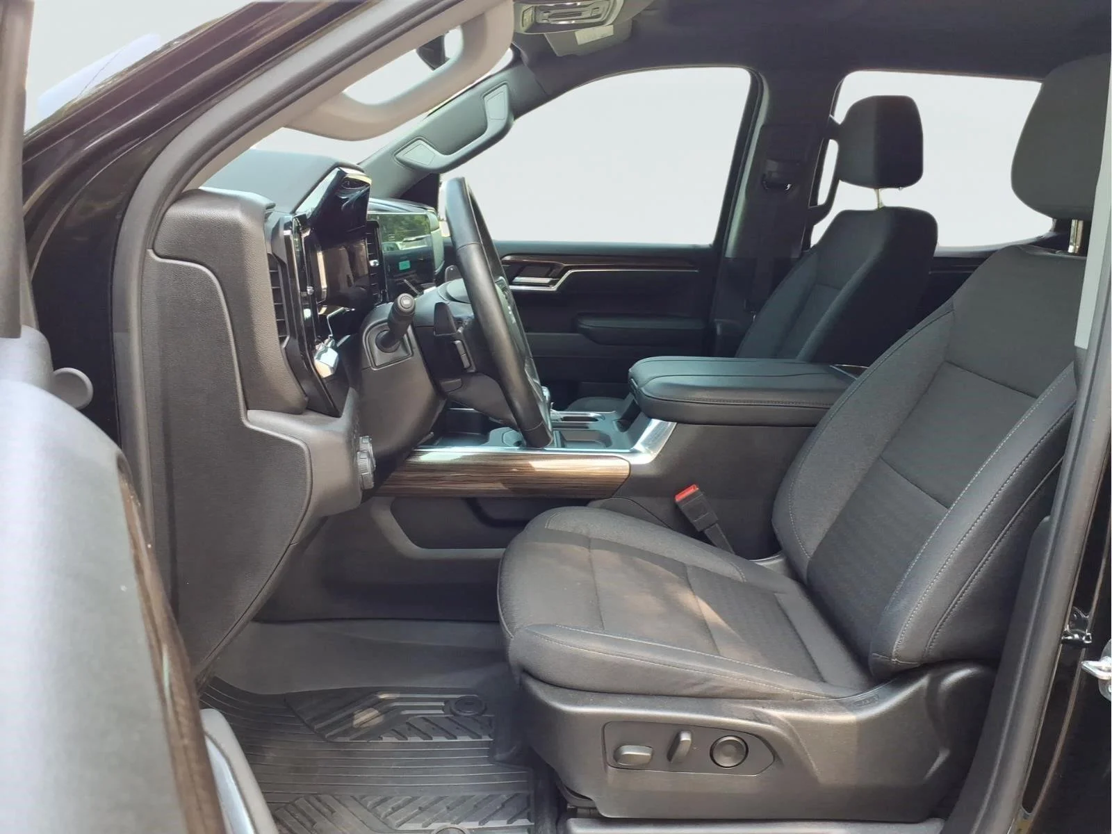Used 2025 Black Chevrolet RST image 15