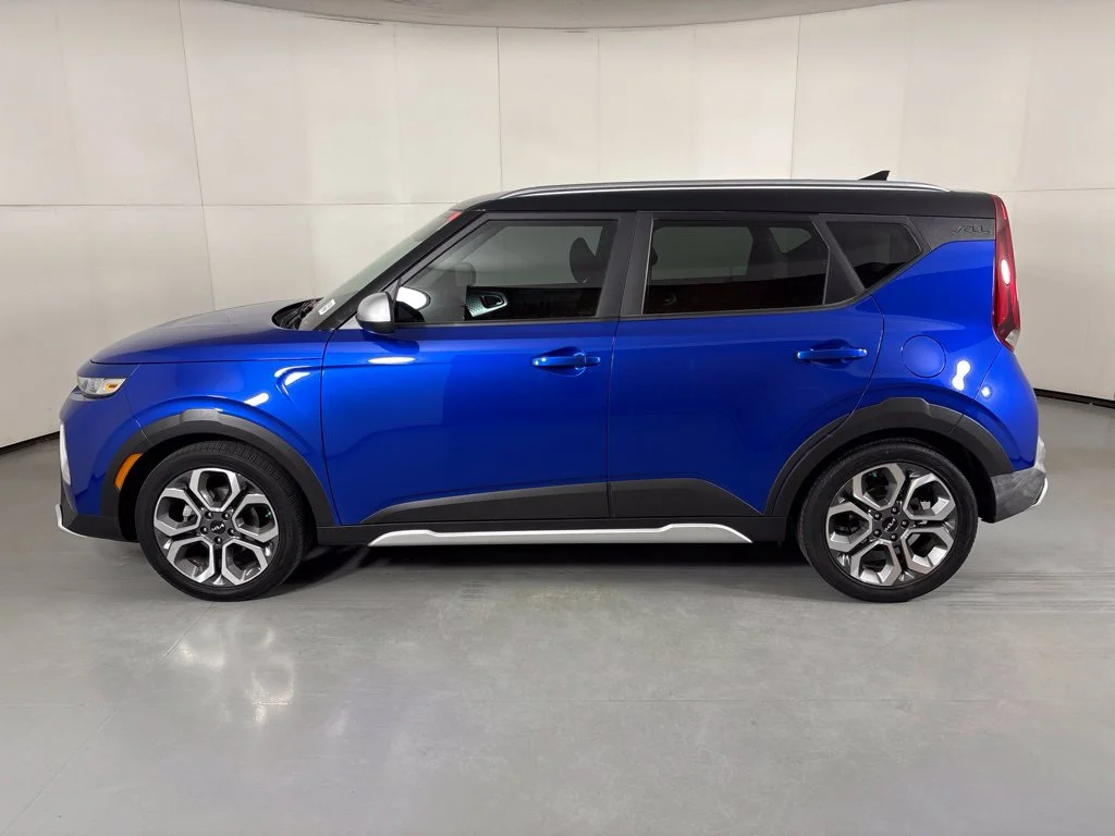 Used 2022 Blue Kia X-Line image 5