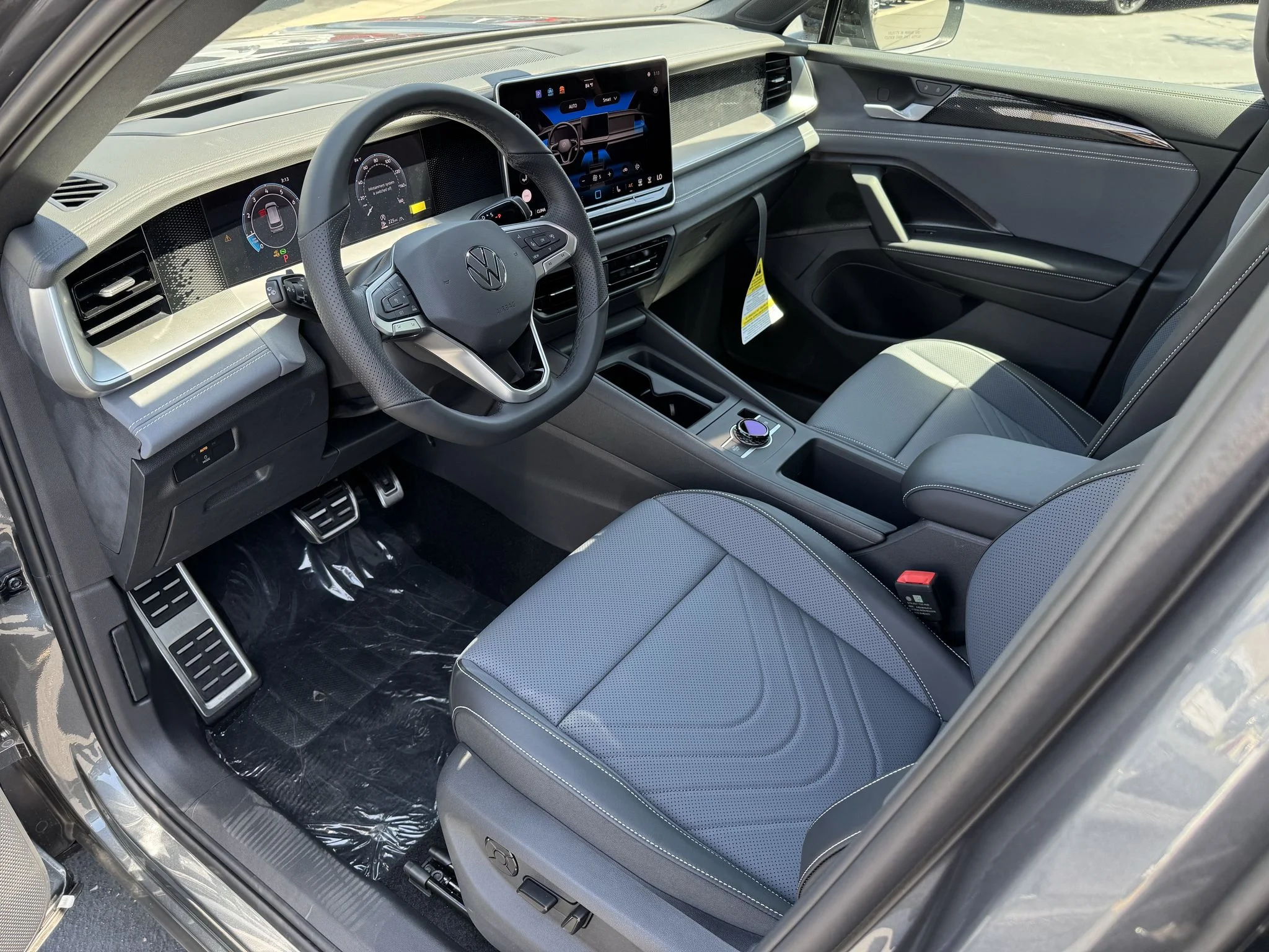 New 2026 Platinum Gray Metallic Volkswagen SE R-Line Black image 14