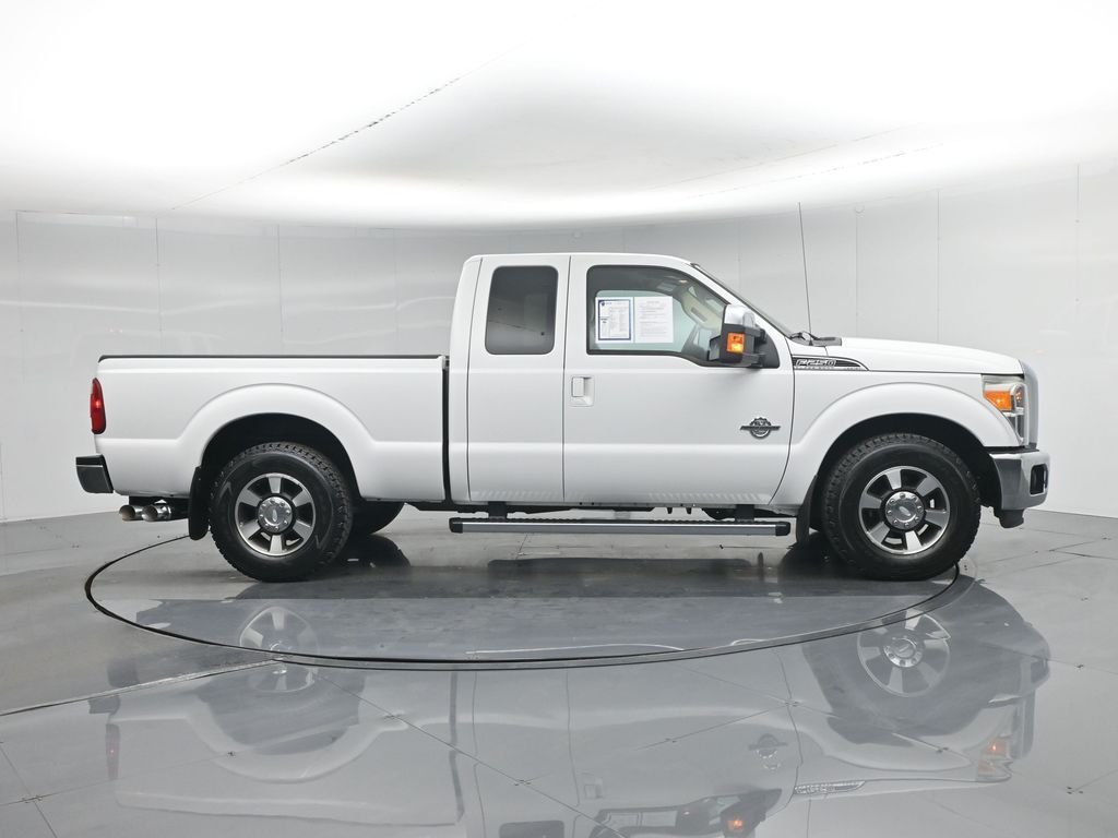Used 2013 White Ford Lariat image 26