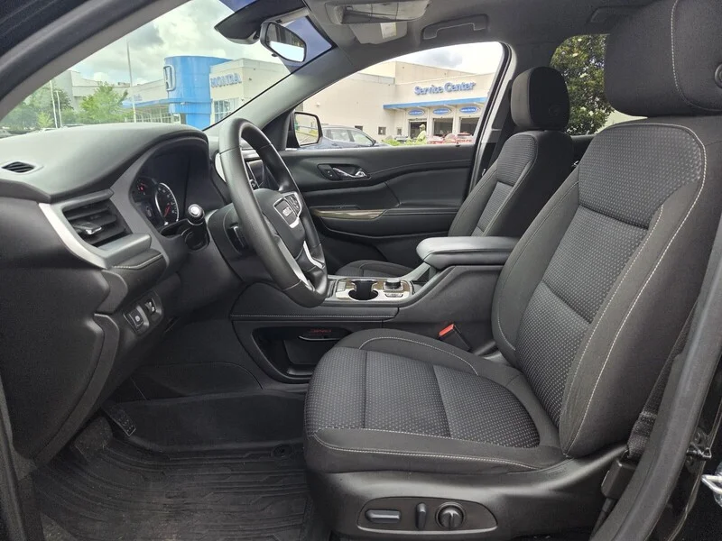 Used 2023 Ebony Twilight Metallic GMC SLE image 9