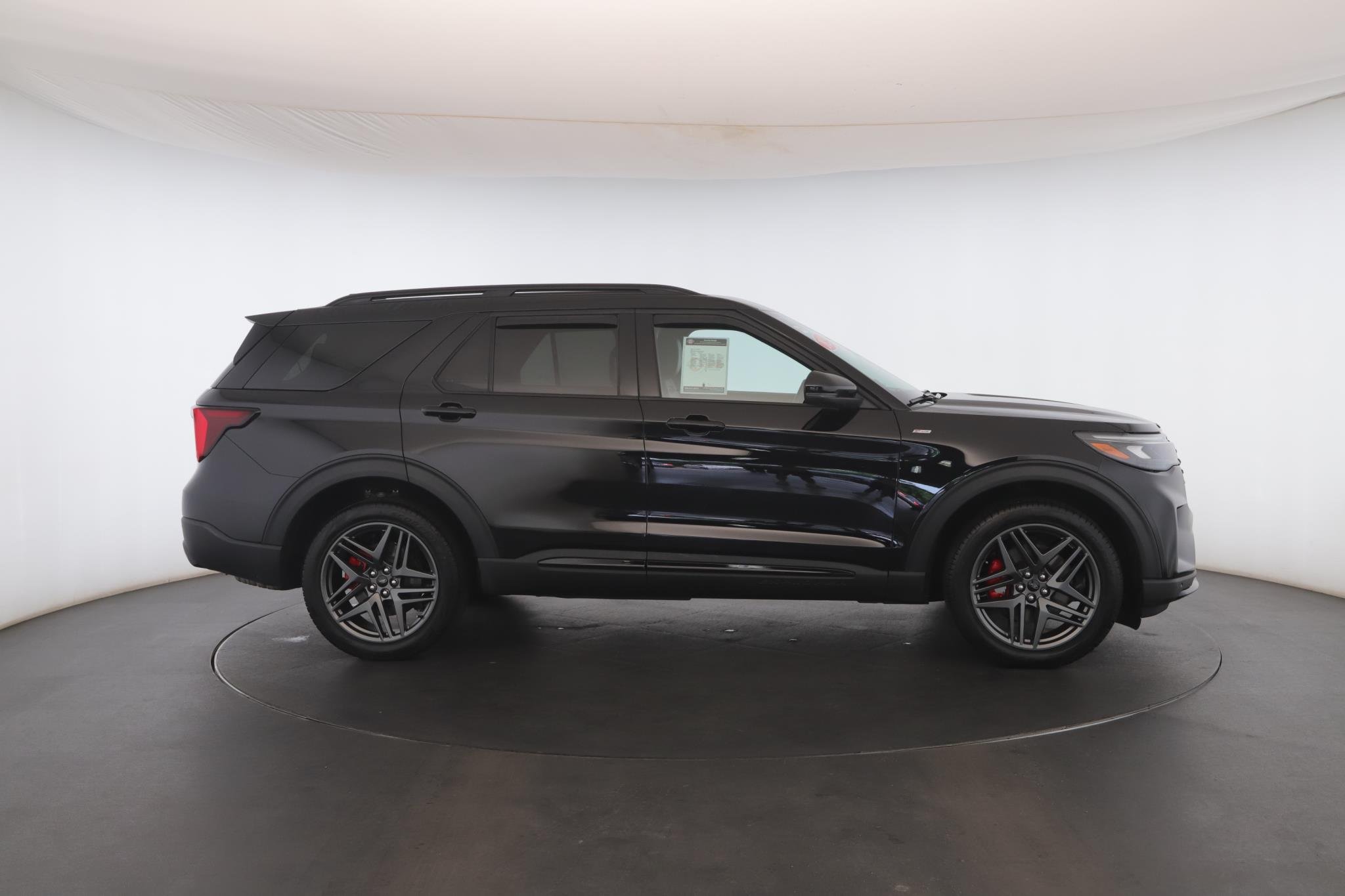 Used 2025 Agate Black Metallic Ford ST-Line 4WD image 24
