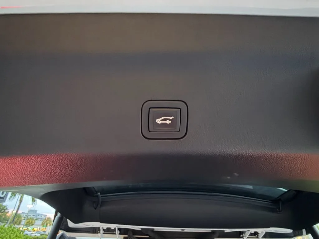 Used 2023 Summit White GMC Denali image 17