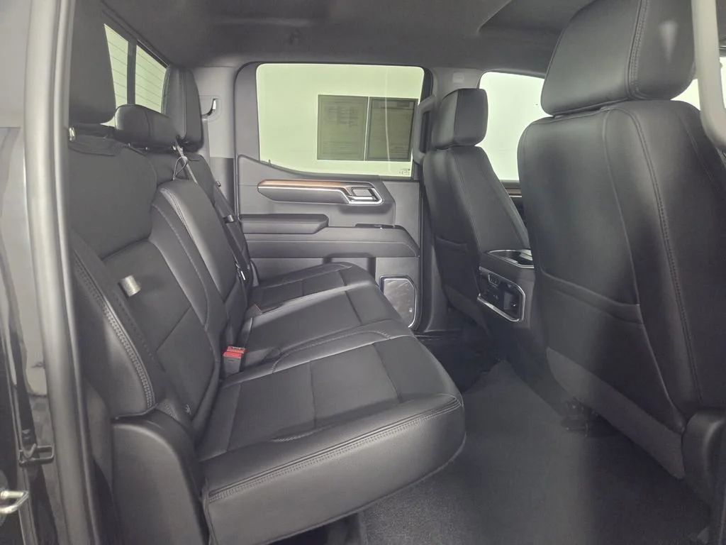 Used 2024 Onyx Black GMC Denali image 31