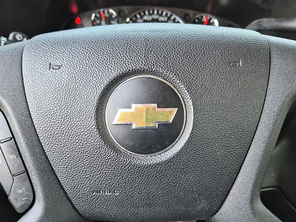 Used 2019 Summit White Chevrolet Work Van image 18