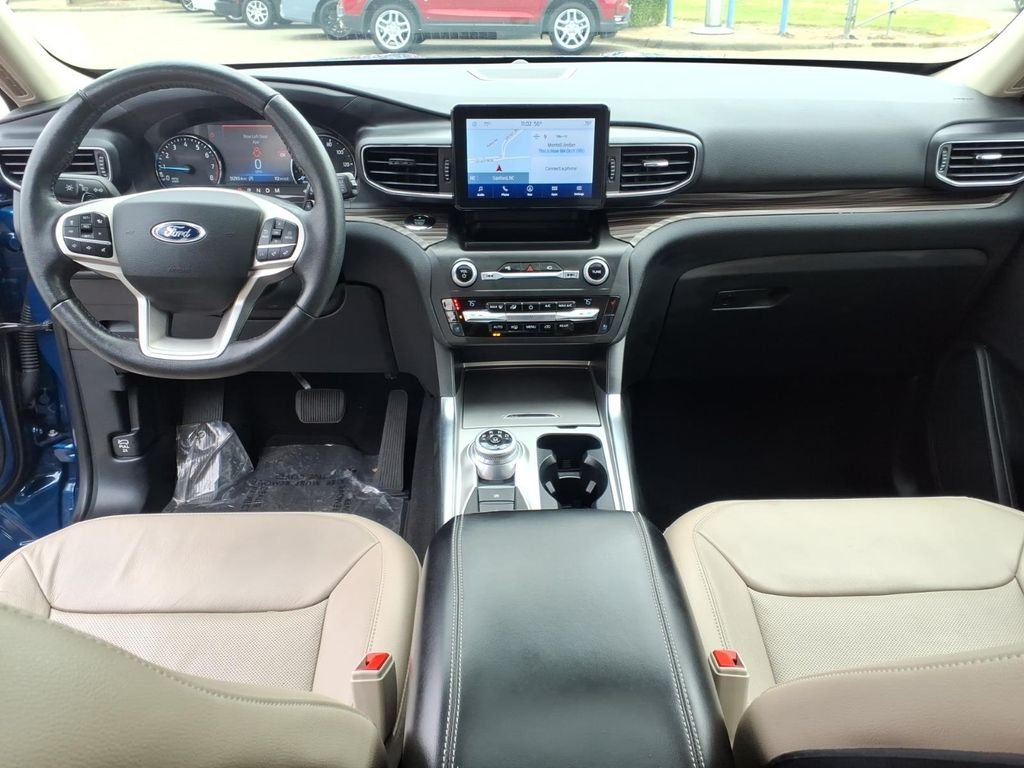 Used 2020 Blue Metallic Ford Limited image 7