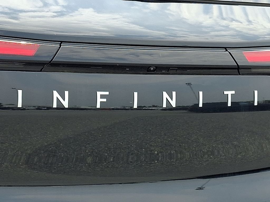 Used 2026 Black INFINITI LUXE image 28